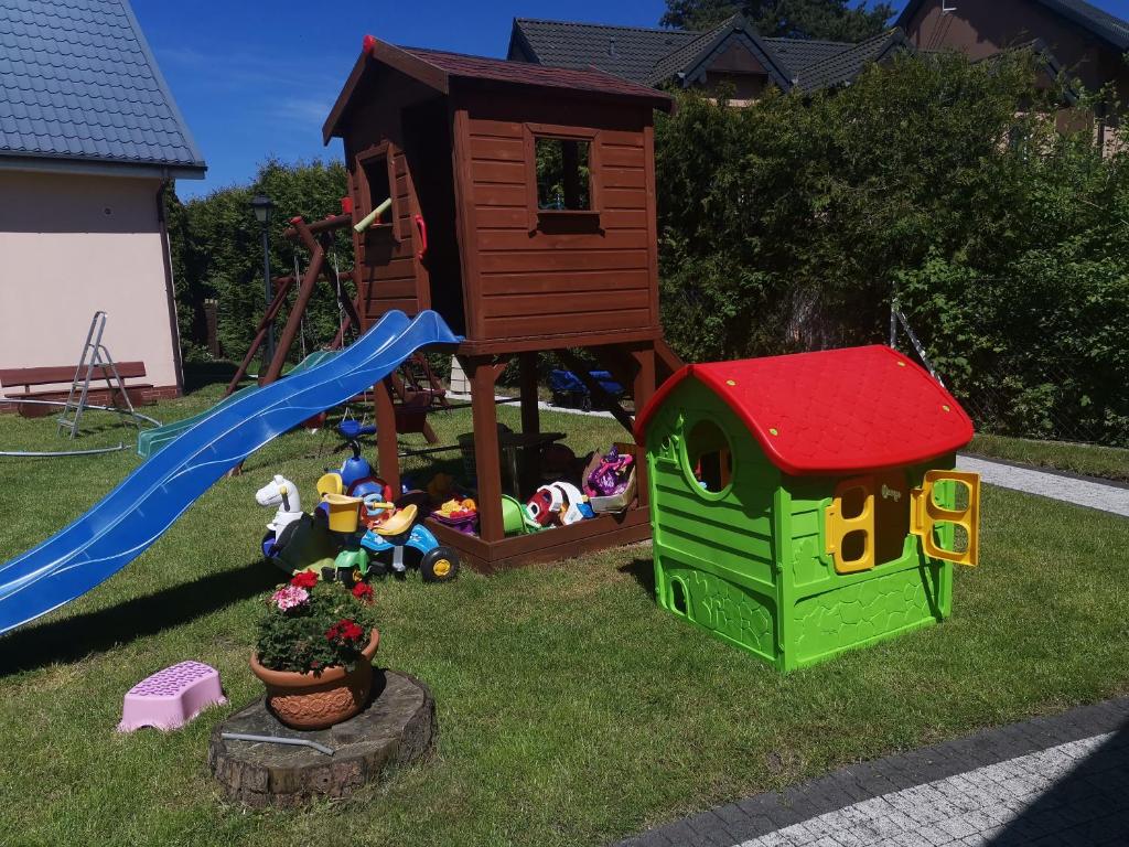Plac zabaw dla dzieci w obiekcie Liwia