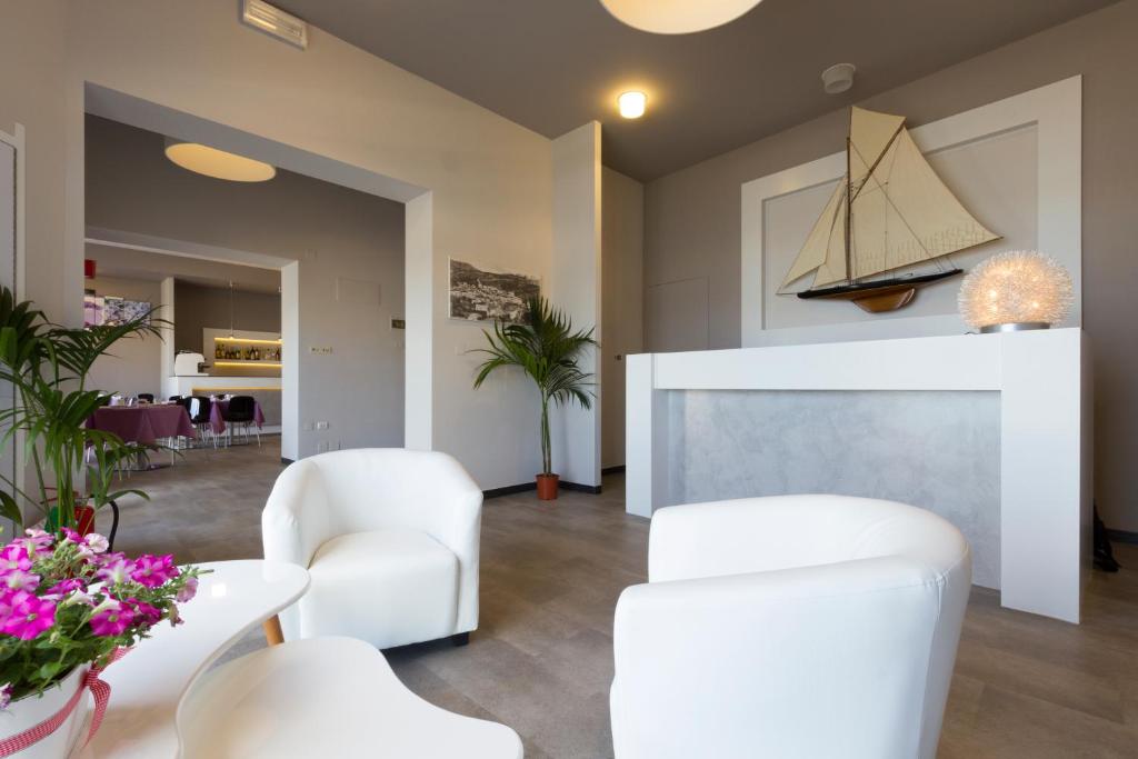 Część wypoczynkowa w obiekcie Hotel l'Approdo
