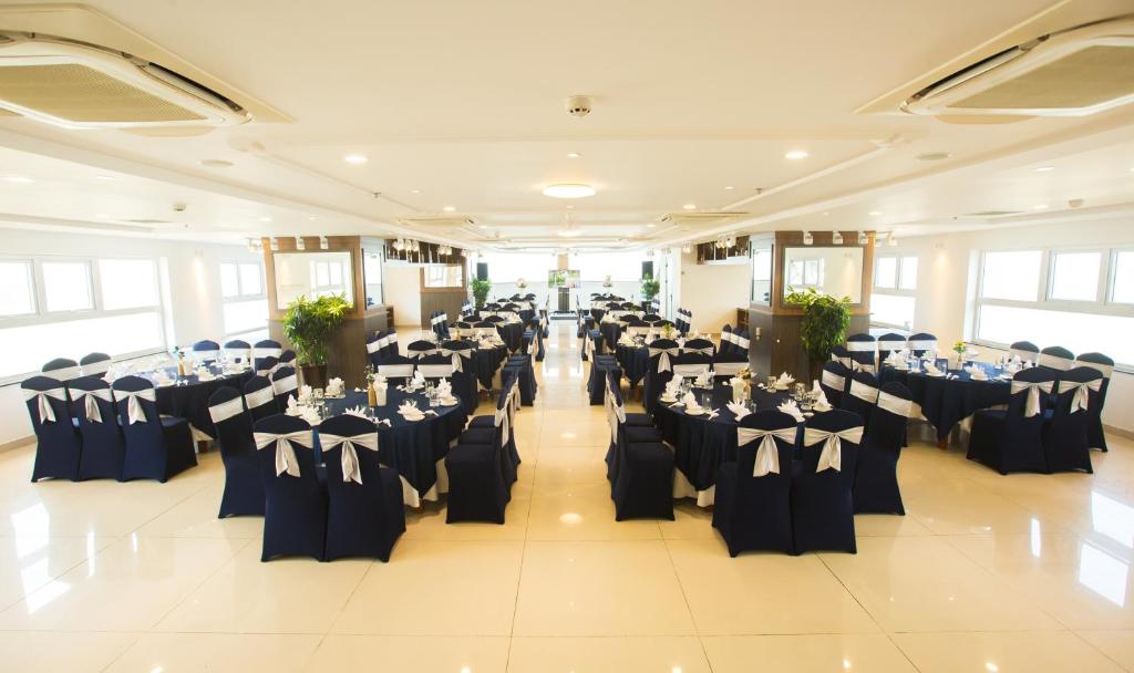 Restaurace v ubytování Mermaid Seaside Hotel