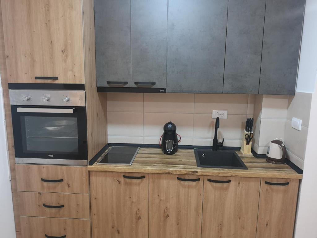 A cozinha ou cozinha compacta de Beli Vuk