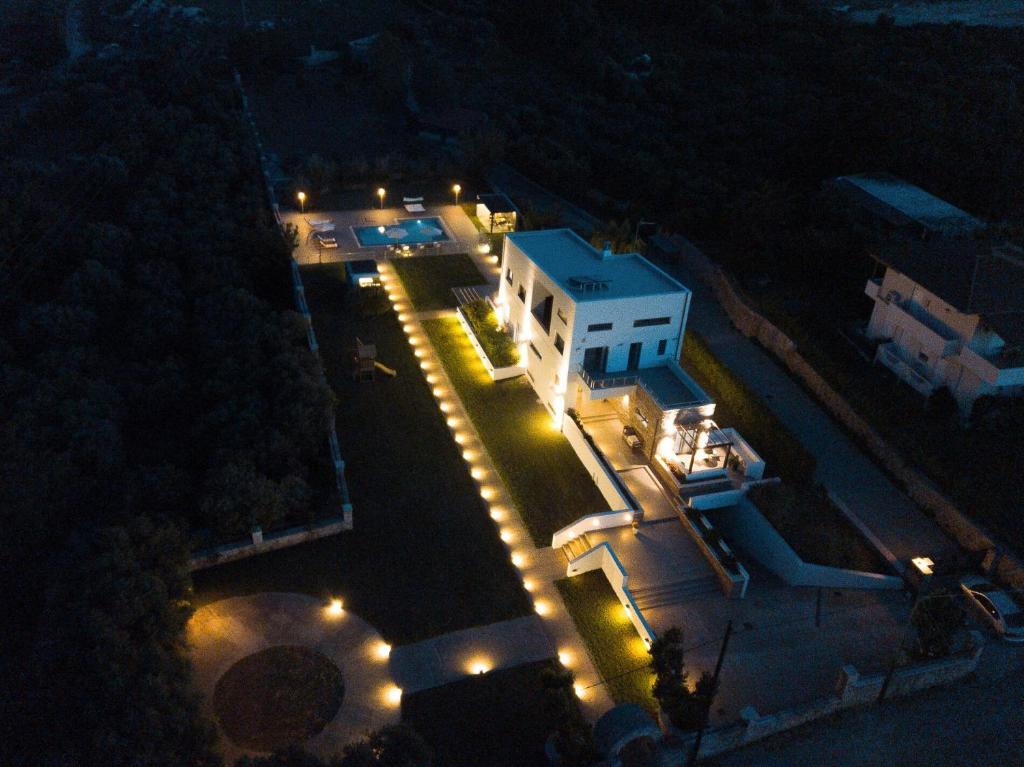 Άποψη από ψηλά του Villa Sfedami