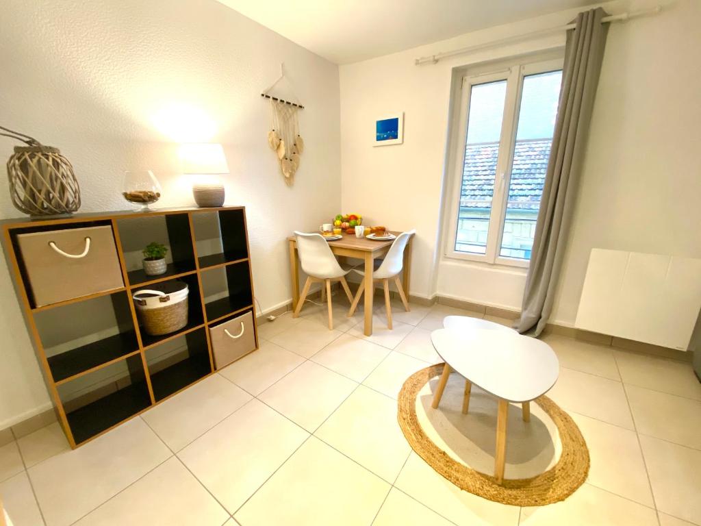 Fotografie z fotogalerie ubytování Albiréo, appt cosy en front de mer v destinaci Luc-sur-Mer