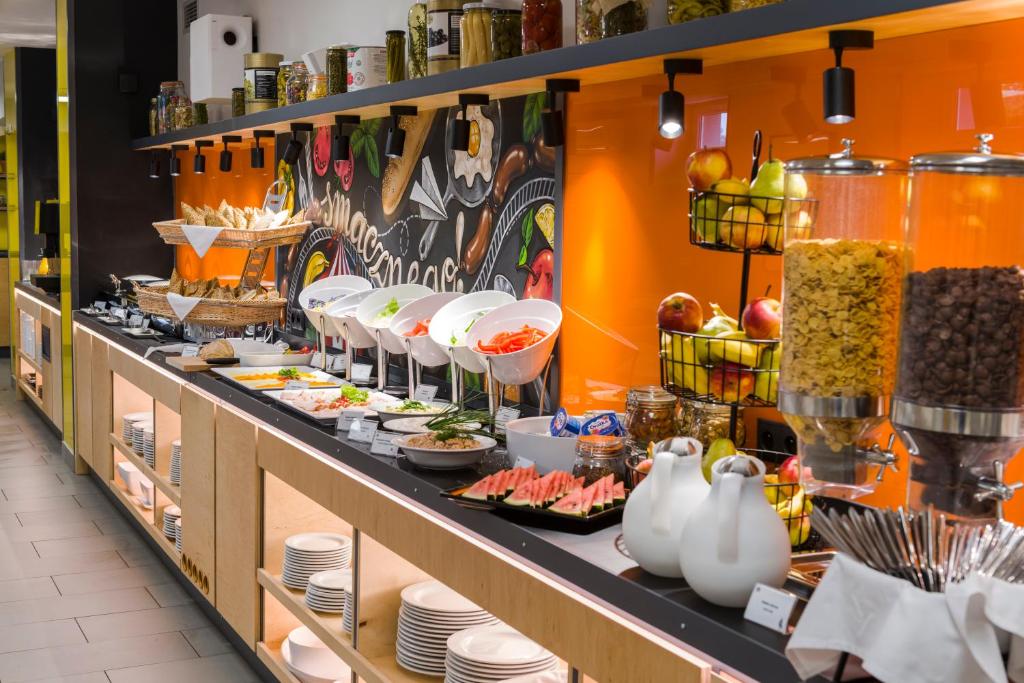 Jedlo v ubytovaní bed & breakfast alebo blízkom okolí