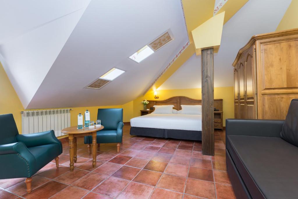 Postel nebo postele na pokoji v ubytování Ski Plaza Hotel & Wellness