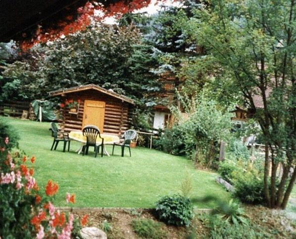 Vonkajšia záhrada v ubytovaní Pension Montana