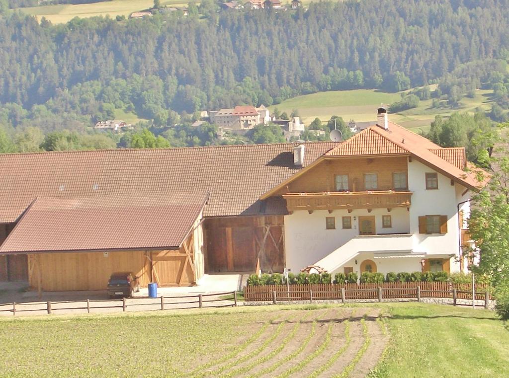 Fotografia z galérie ubytovania Bärnthalhof v destinácii San Lorenzo di Sebato