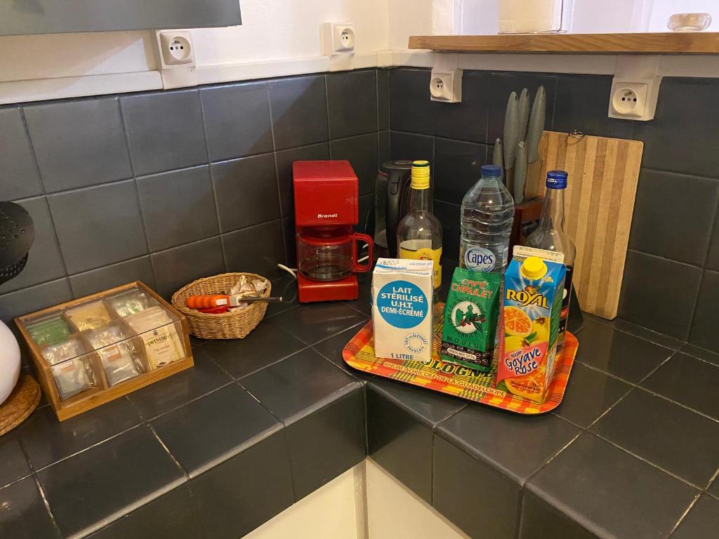 Kuchyň nebo kuchyňský kout v ubytování Maison Petit Paradis