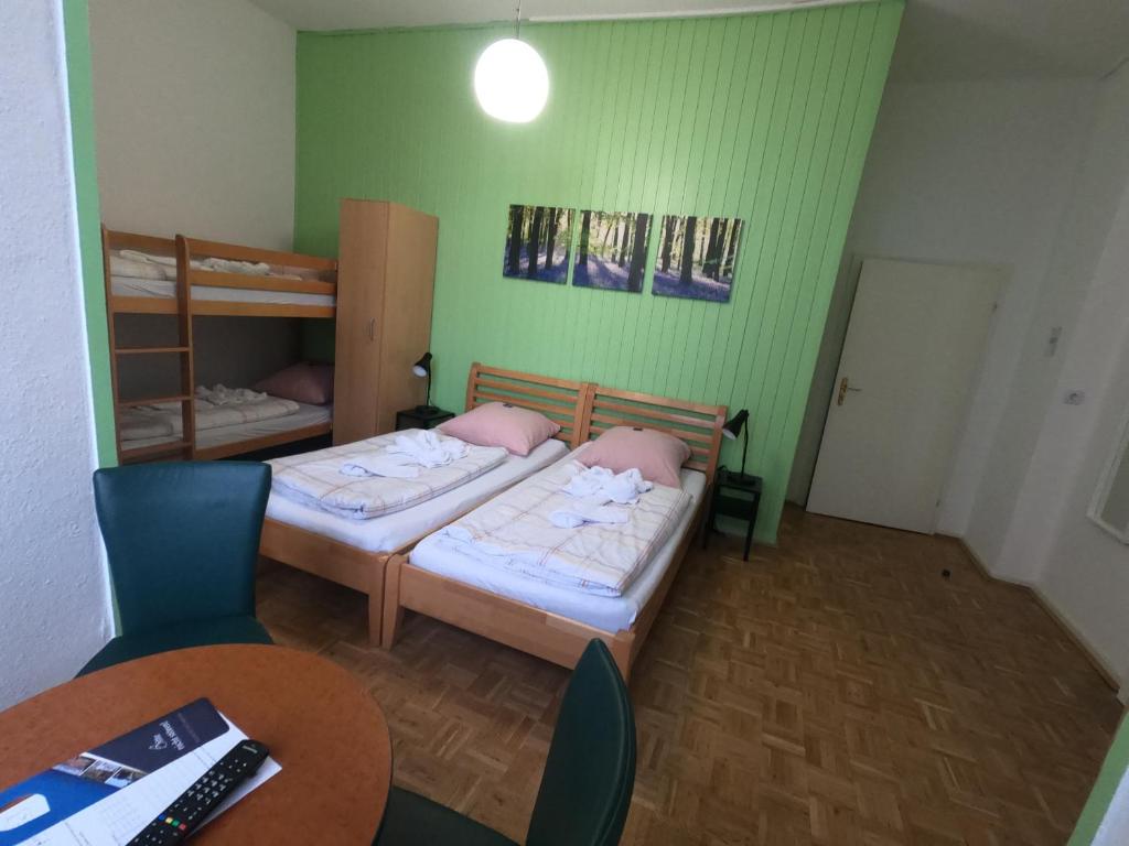 Hotel Schloss Walbeck - Family Room With Bathroom