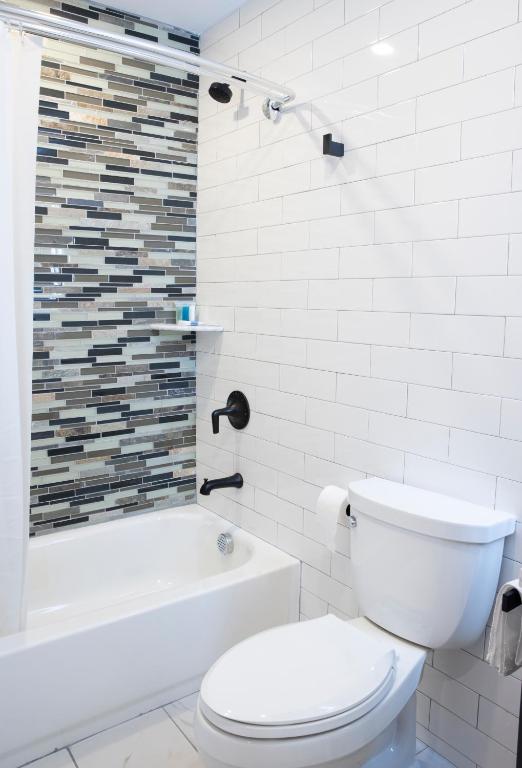 Koupelna v ubytování Peachtree Suites - Jersey City