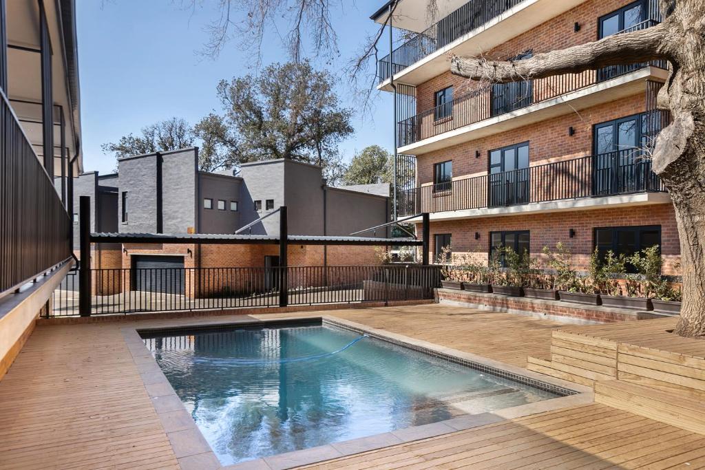 Hyde Park House Apartments - Deluxe Queen Studio