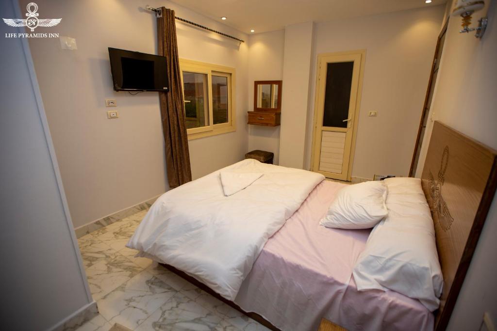 Life Pyramids Inn - 8