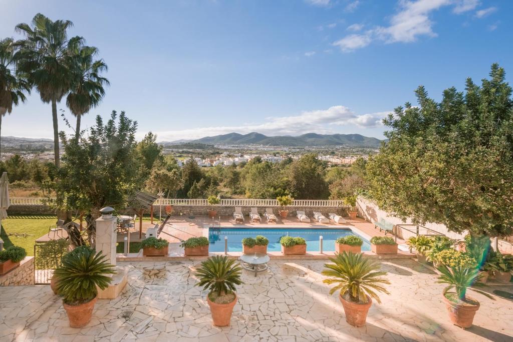 Booking.com: Villa La Isla 6 bedroom property with views to ...
