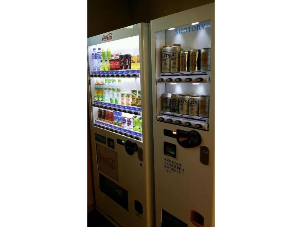 熊谷市にあるR&B Hotel Kumagaya Ekimae - Vacation STAY 40478vのドリンクの自動販売機