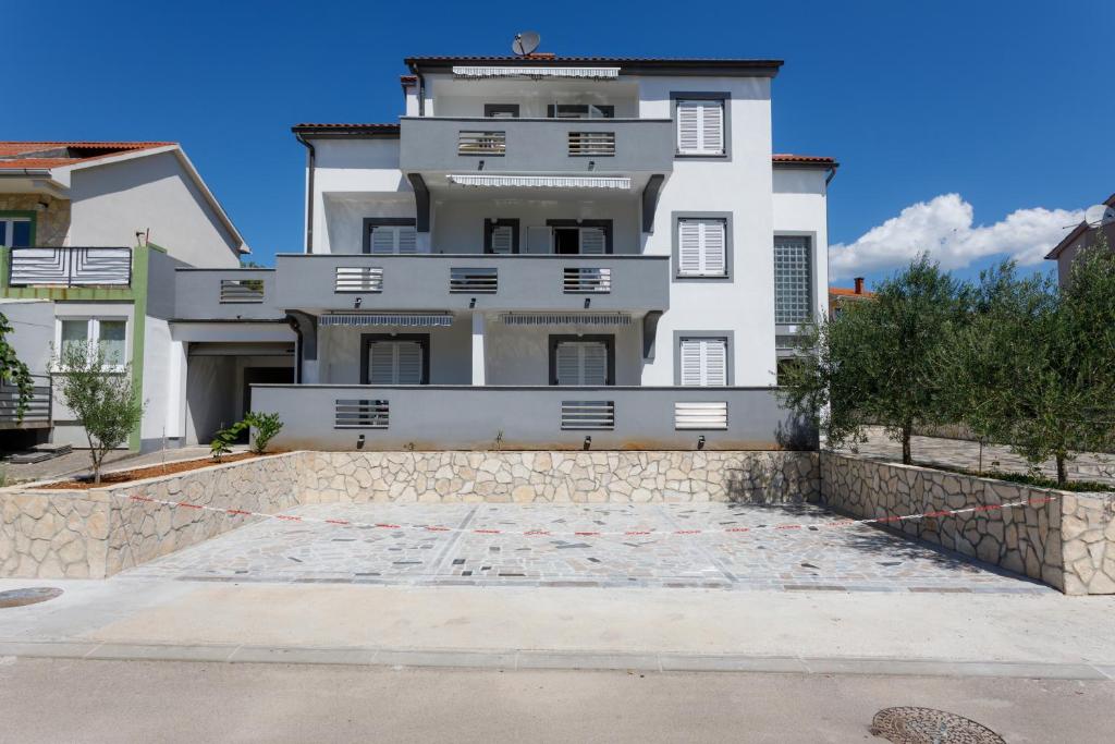 Apartments Lacic