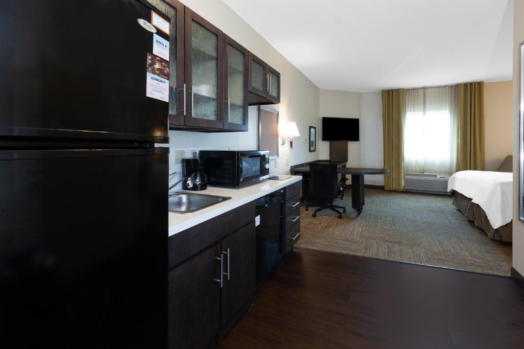 Candlewood Suites Kalamazoo by IHG photo