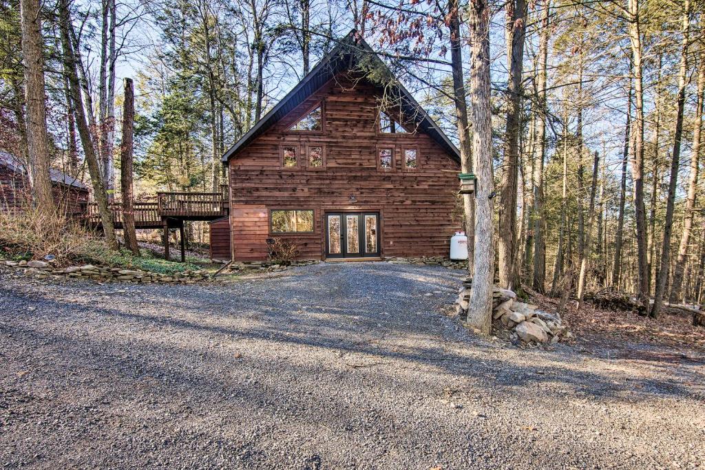 Timberland Estates Cabin Close to Trails!, Reedsville – Updated 2023 Prices