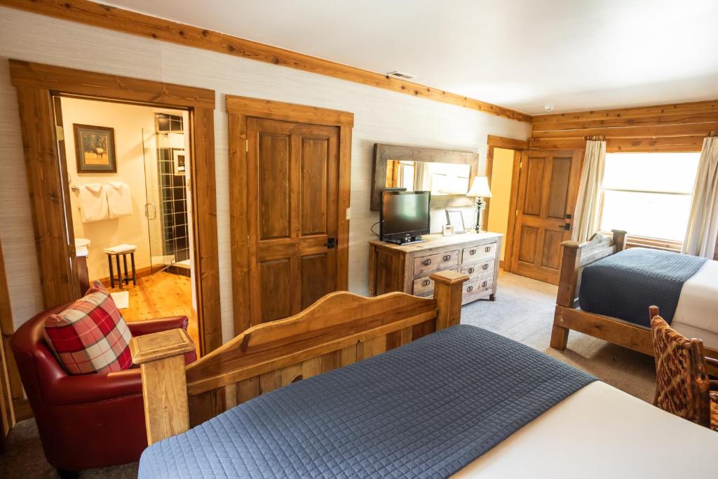 Postel nebo postele na pokoji v ubytování Bentwood Inn