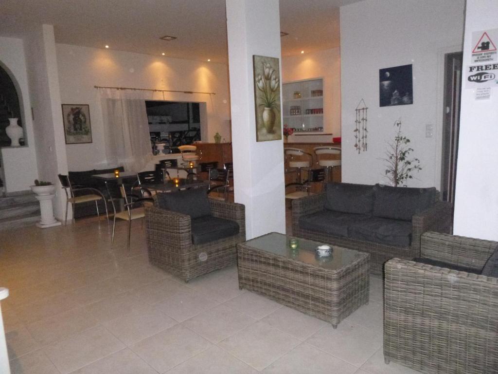 Posezení v ubytování Karafelas Hotel