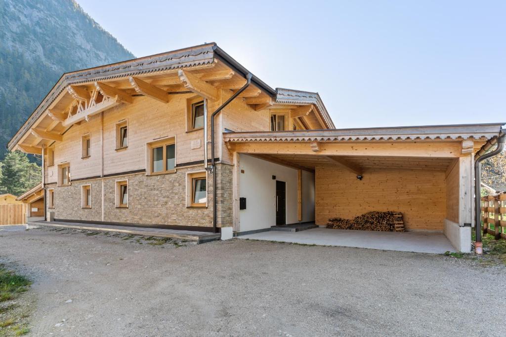 The building in which the holiday home is located