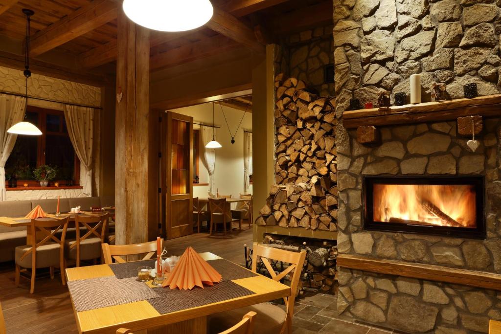 Część wypoczynkowa w obiekcie Hotel a restaurace Palfrig