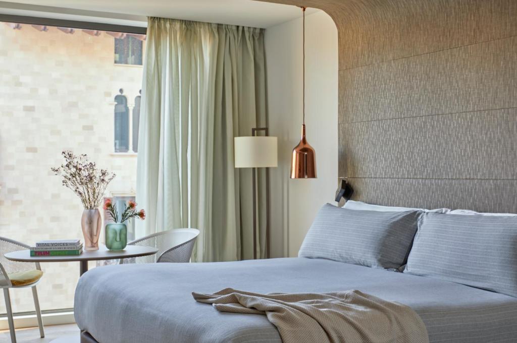 ME Barcelona - Resim 38