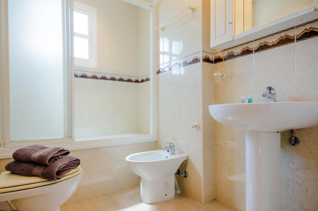 Kúpeľňa v ubytovaní Apartamentos Rotonda