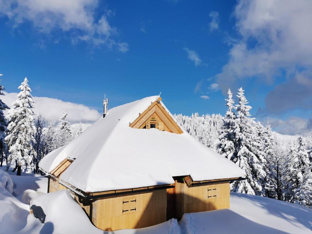 Koča Žafran - Velika planina v zimě