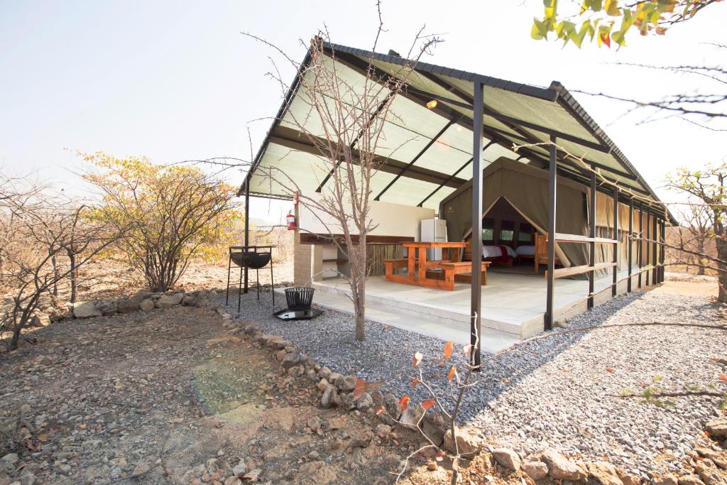 eine Darstellung eines Hauses mit Glasdach in der Unterkunft Etosha Safari Camping2Go in Okaukuejo
