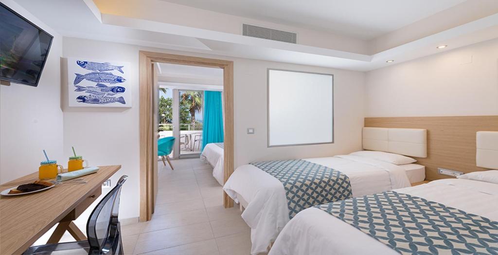 Royal & Imperial Belvedere Resort - 18