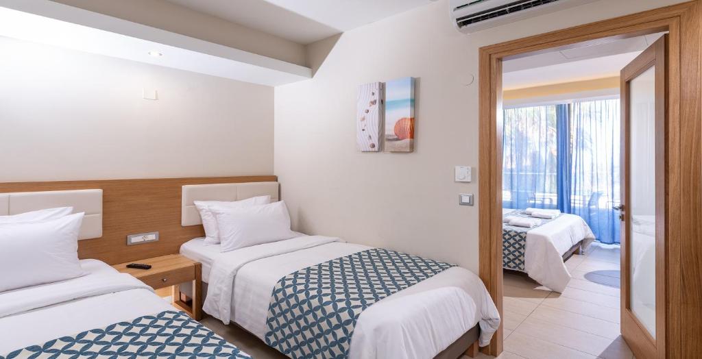 Royal & Imperial Belvedere Resort - 19