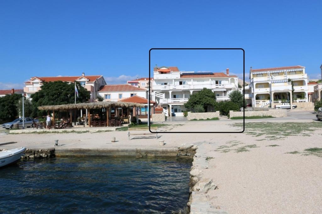 Fotografia z galérie ubytovania Apartment in Kustici with sea view, balcony, air conditioning, WiFi 3589-4 v destinácii Kustići