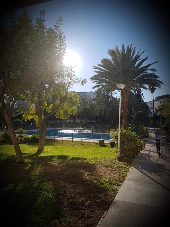 Basen w obiekcie Appartement à 250m de la plage lub w pobliżu