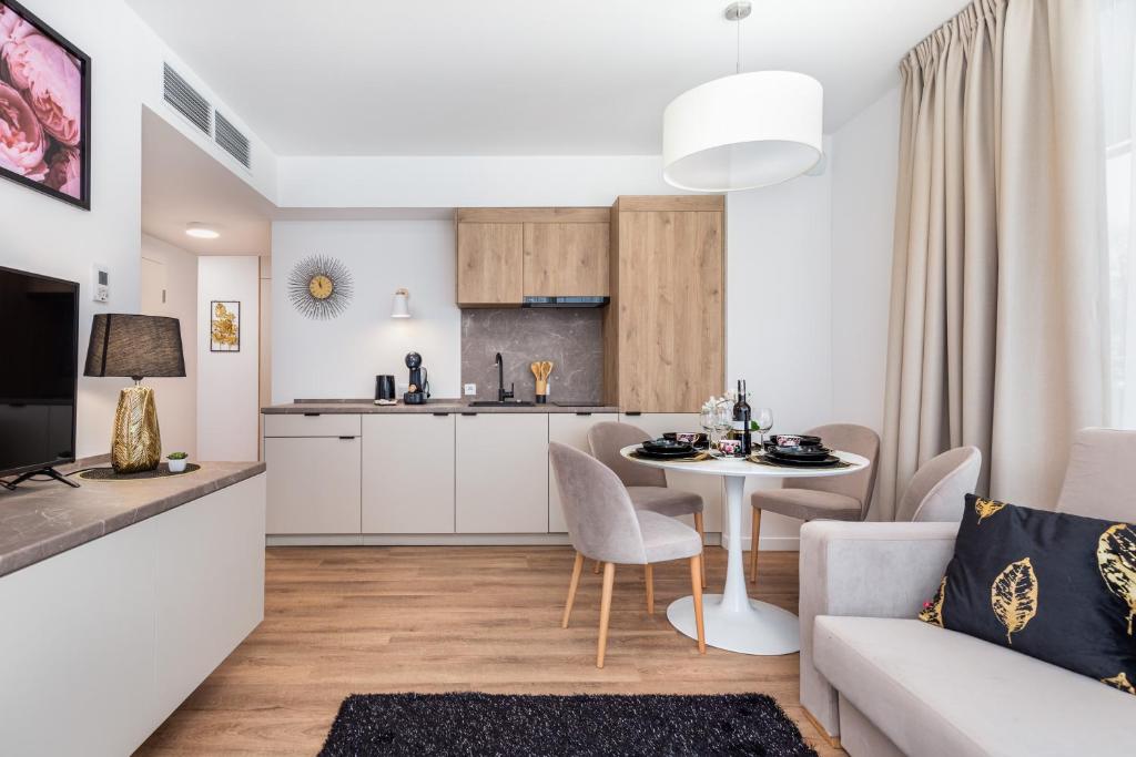 Apartamenty Jantaris II by Noclegi Renters - 12
