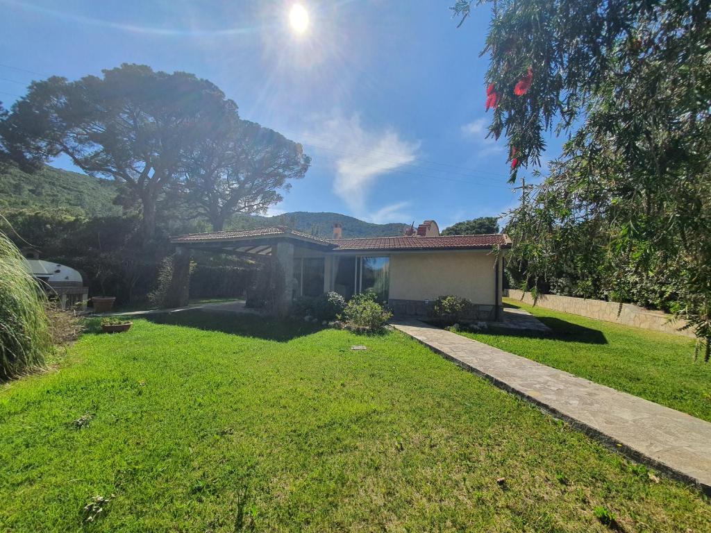 Lacona Holiday Villa near the beach