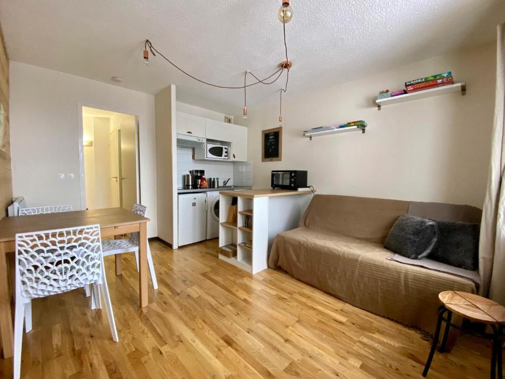 Appartement La Tania, 2 pièces, 4 personnes - FR-1-513-79
