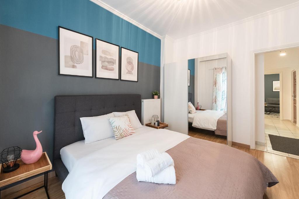 Postel nebo postele na pokoji v ubytování Porto Sea View Apartments - A. Svolou 22