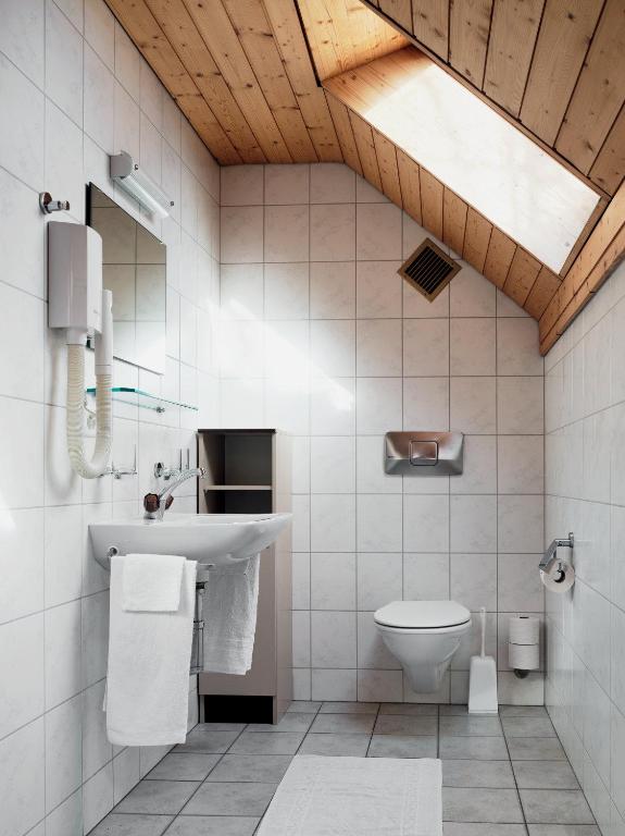 Gasthaus Hof - Quarto Duplo Com Banheiro Privativo