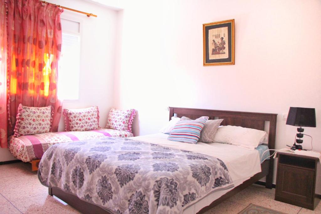 Rooms To book in Villa House at HostFamily in Rabat - Grande Chambre Double