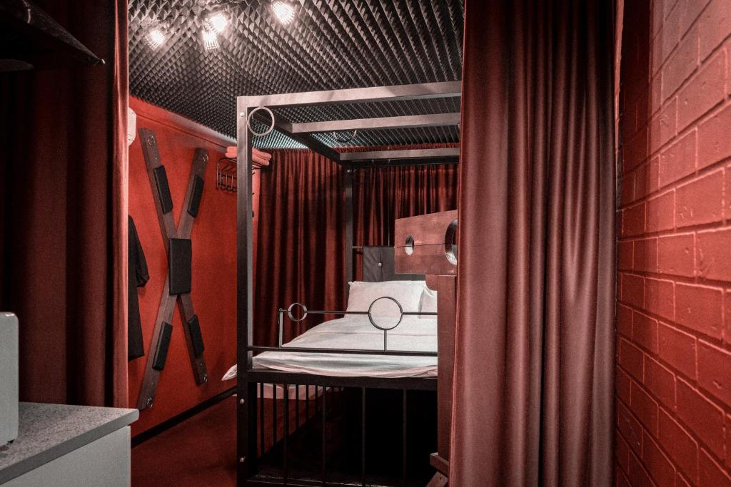 Догги стиліндегі қыздардың суреттері, артқы көрініс