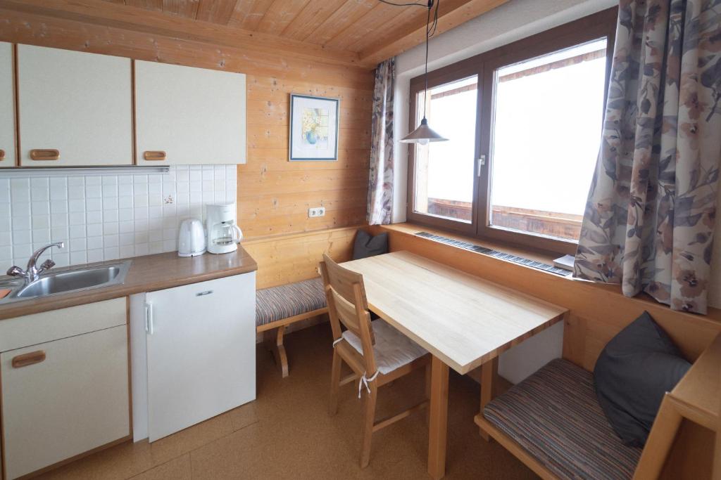 Kuchyňa alebo kuchynka v ubytovaní Ferienwohnung Petra Natter