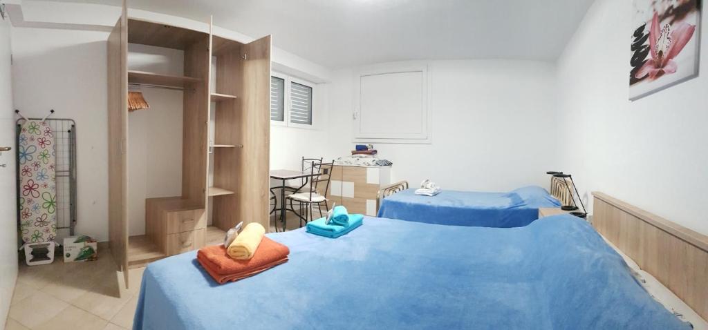 Villa Radoš - 4 Sterne, 4 Apartments für maximal 22 Gäste, Supetar – 2024  legfrissebb árai