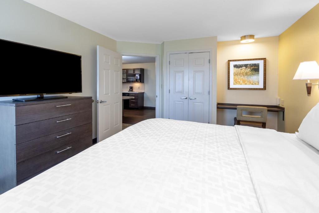 Candlewood Suites Kalamazoo by IHG photo
