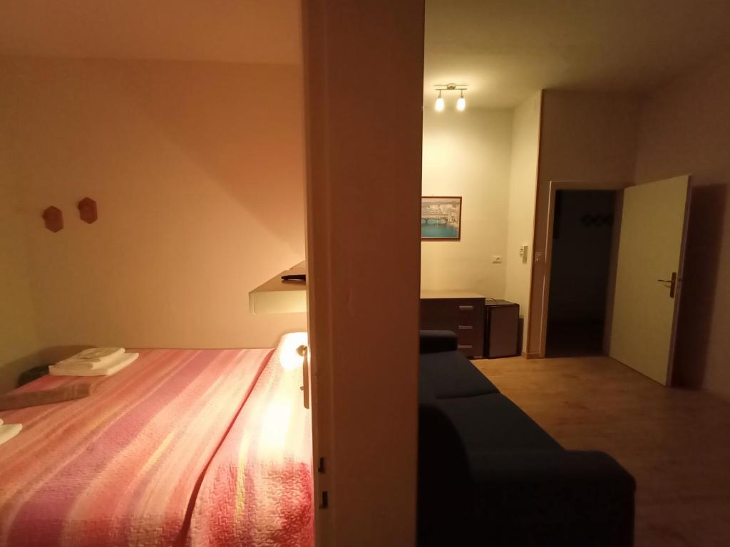La Casa della Nonna - Camera Familiare Con Bagno In Comune