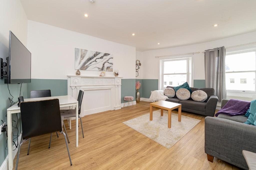 Central Hove 2 Bedroom Flat BN38BRU05, Brighton & Hove (updated prices