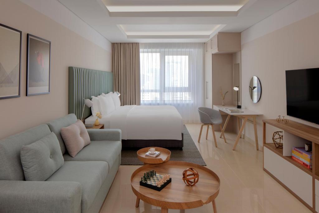Staybridge Suites Dubai Internet City by IHG - Resim 33