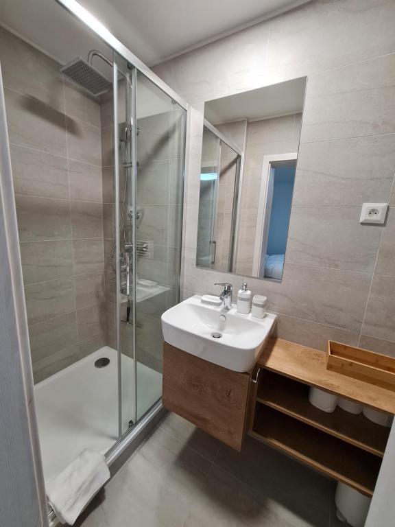 Koupelna v ubytování Apartmány EMA a PETER