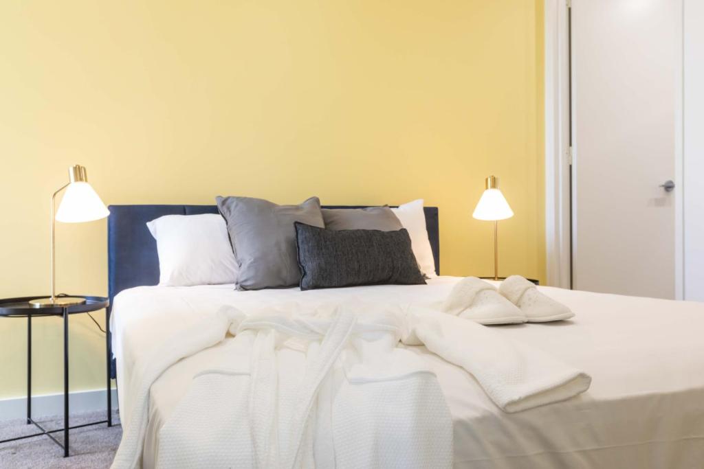 
Classic One-Bedroom Apartment
