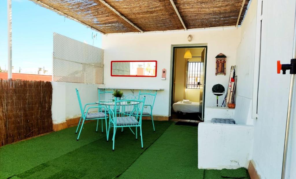 HomeySeville-Duplex con Terraza Santa Cruz 5 pax, Parking Optional