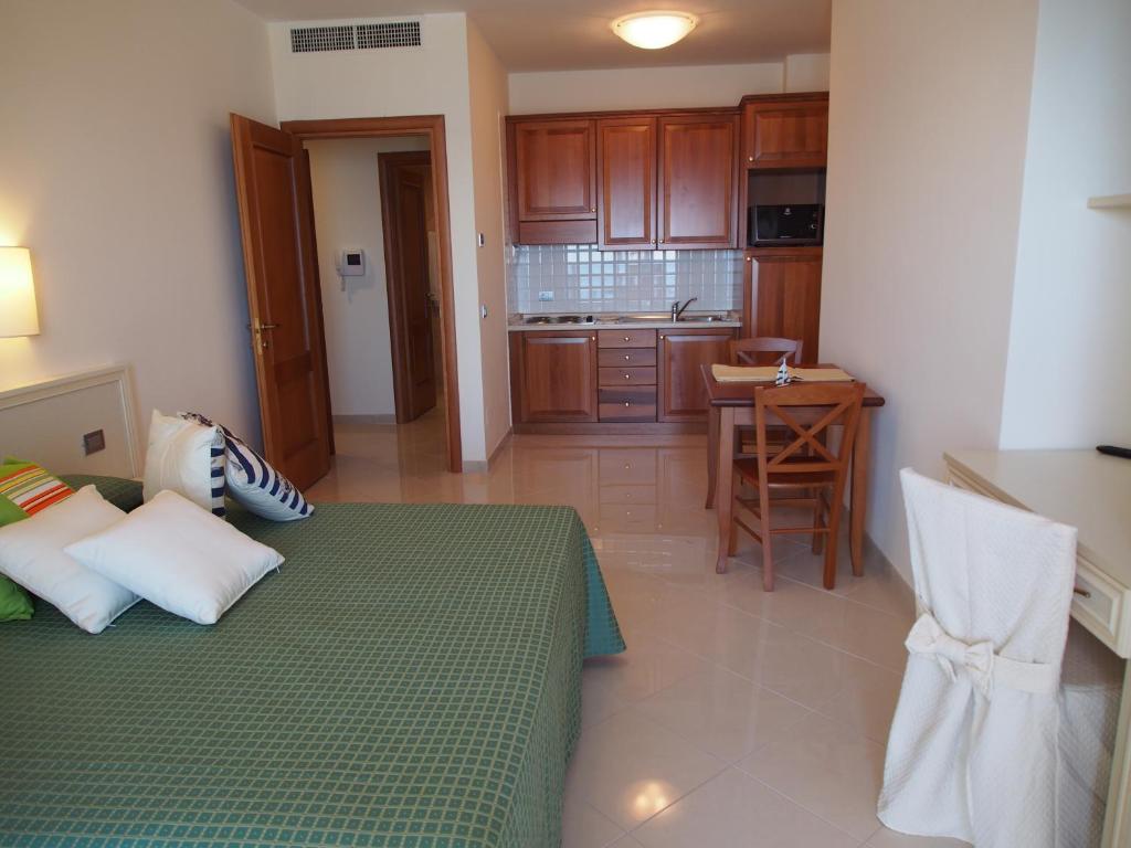 A kitchen or kitchenette at Lido Resort
