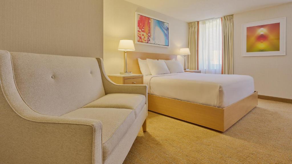 Tropicana Casino and Resort - North Classic Room 1 King Roken